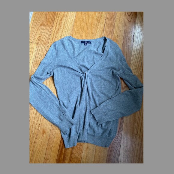 GAP Women's Gray V-Neck Knot Thin Sweater - Picture 5 of 8